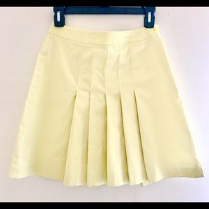 Calvin Klein size 2 yellow pleated skirt